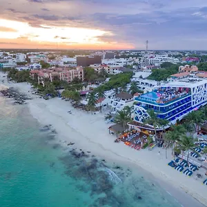 https://the-carmen-beachfront-adults-only.quintano-roohotels.com